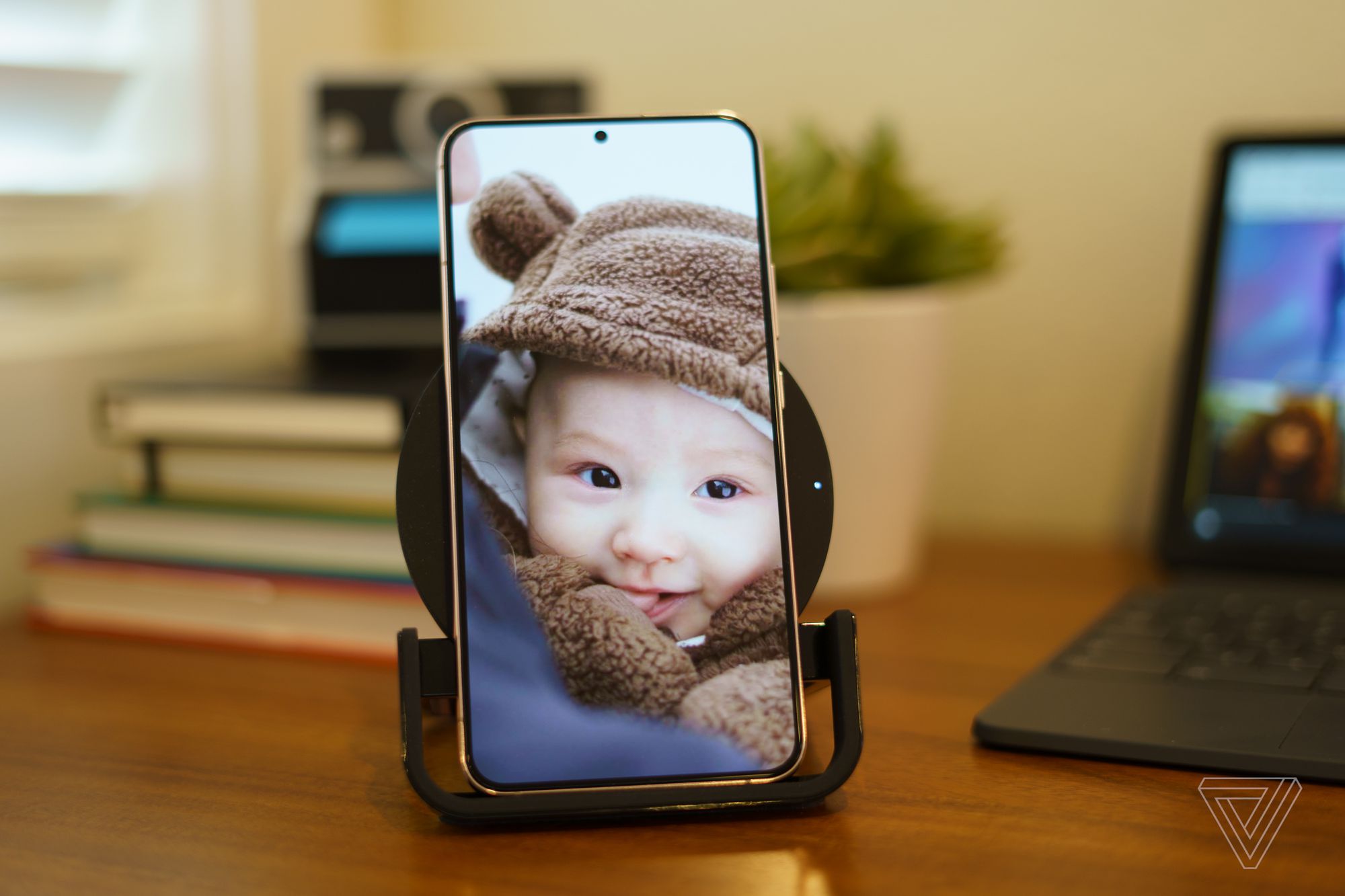 Why Custom Frames Are the Perfect Way to Showcase Your Cell Phone Pictures 1PriceFraming